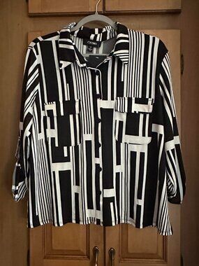 NWT Cocomo Black/White Button Up Top-XL